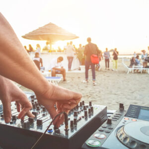 <div class="wcmp-player-container product-816"><audio controlslist="nodownload" data-product="816" volume="1" id="816" preload="none" data-lazyloading="none" class="wcmp-player track mejs-classic" data-duration="2:38"><source src="https://strokehouse.com/wp-content/uploads/wcmp/1defcb2741fe237a7300e43937dde234.mp3" type="audio/mp3" /></audio></div>Chill Dance - Full Version