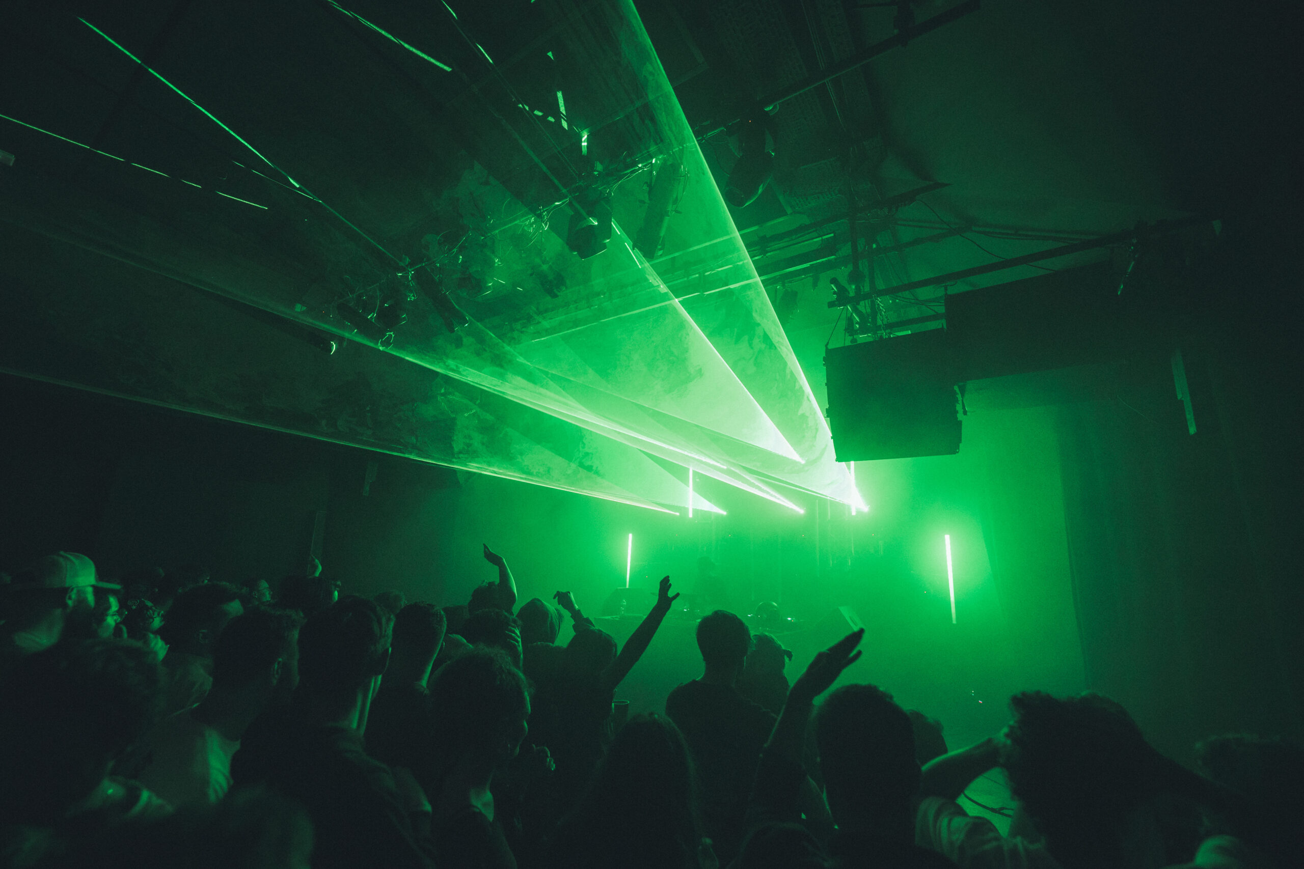 <div class="wcmp-player-container product-802"><audio controlslist="nodownload" data-product="802"  volume="1" id="802" preload="none" data-lazyloading="none" class="wcmp-player track mejs-classic" data-duration="4:08"><source src="https://strokehouse.com/wp-content/uploads/wcmp/b12f49056b81944ddae93b7b5644e4e7.mp3" type="audio/mp3" /></audio></div>Hard and Fast - Full Version